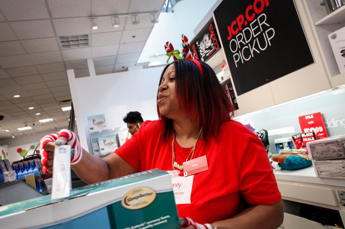 Black Friday, le foto più belle Black Friday, le foto più belle