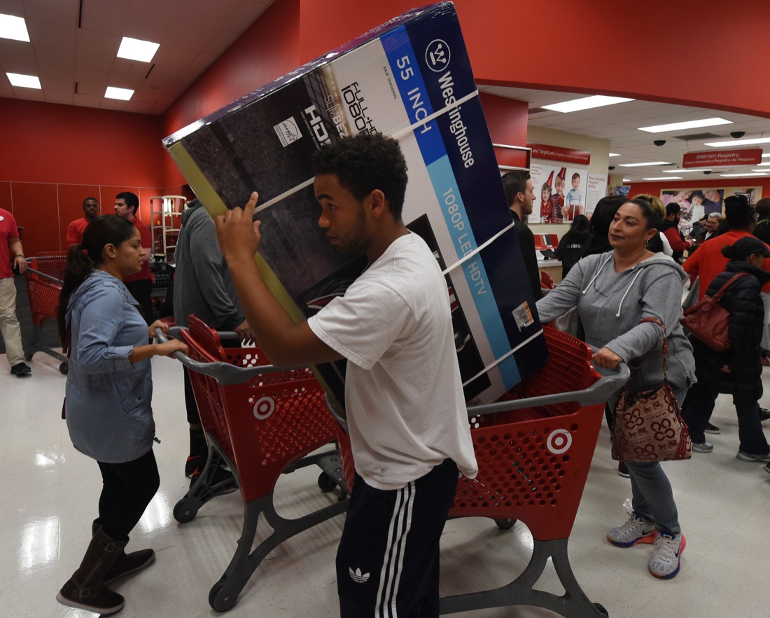 Black Friday, le foto più belle Black Friday, le foto più belle