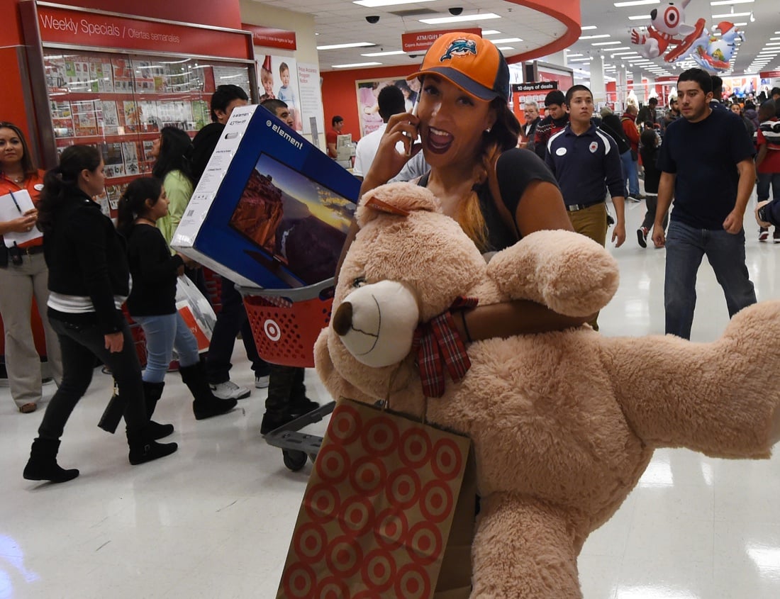 Black Friday, le foto più belle Black Friday, le foto più belle