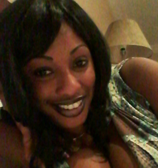 Parigi, omaggio alle vittime: “Noi continueremo a cantare” – Foto