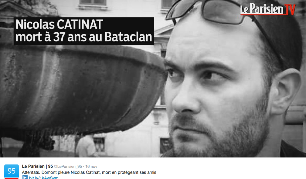 Parigi, omaggio alle vittime: “Noi continueremo a cantare” – Foto