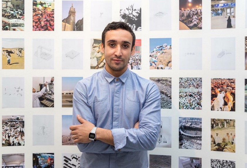 Parigi, omaggio alle vittime: “Noi continueremo a cantare” – Foto