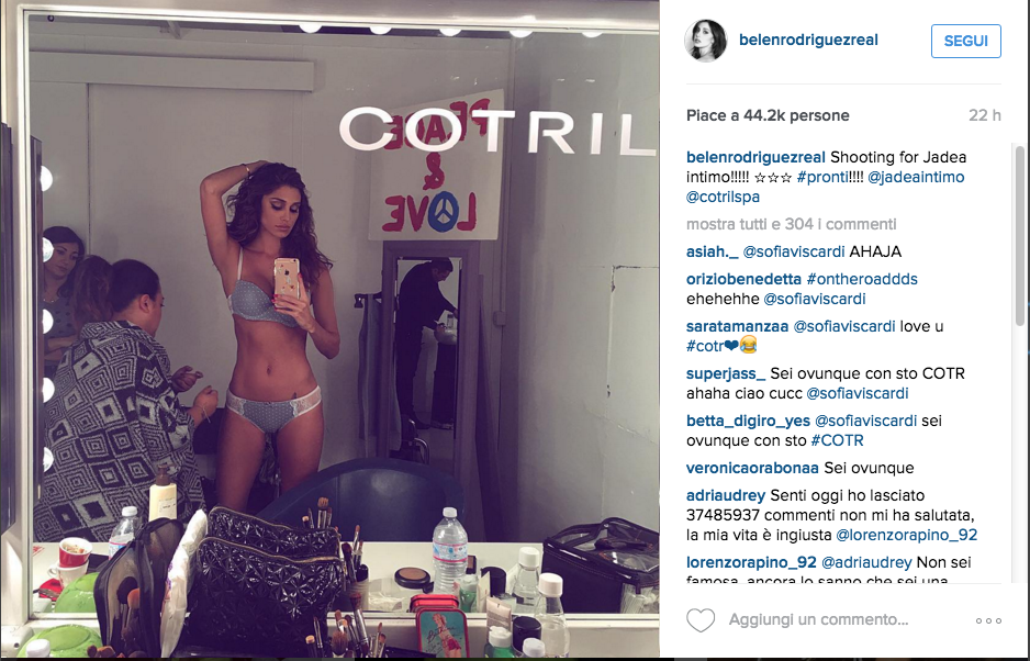 Belén in lingerie e i social impazziscono Belén in lingerie e i social impazziscono