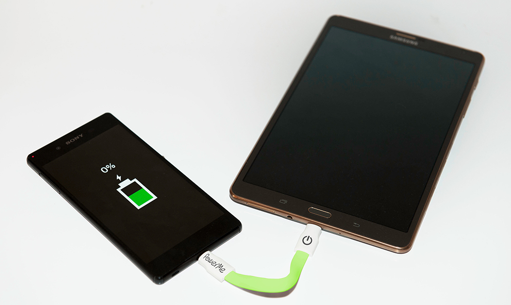 PowerMe, il cavetto che “ruba” la carica allo smartphone del vicino