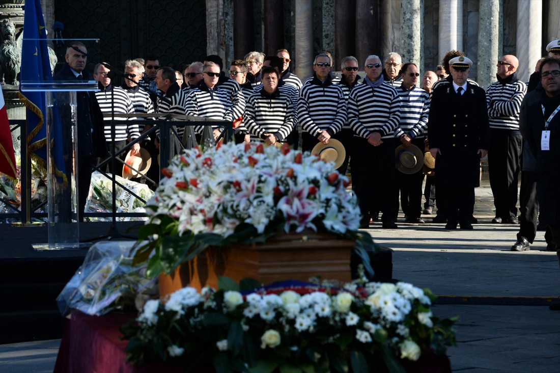 I funerali di Valeria, morta nelle stragi di Parigi – Foto