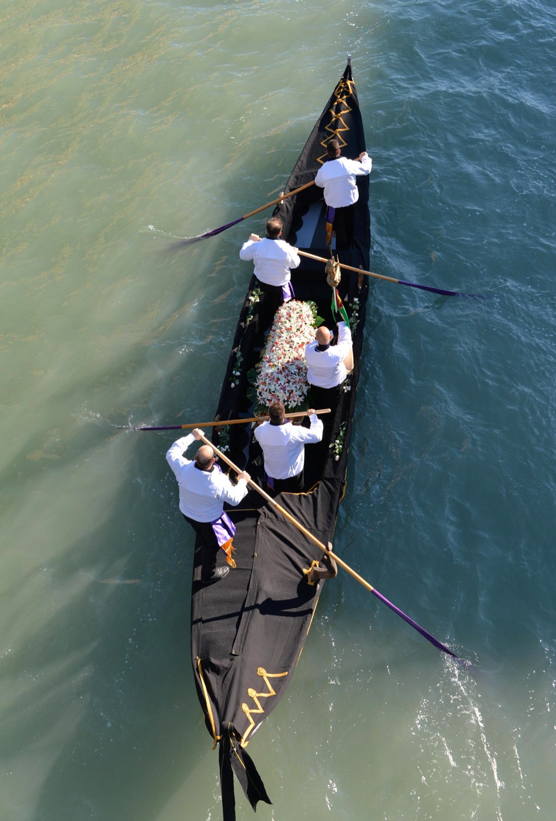 I funerali di Valeria, morta nelle stragi di Parigi – Foto