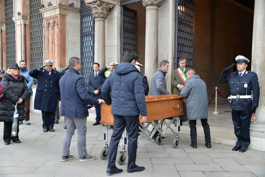 I funerali di Valeria, morta nelle stragi di Parigi – Foto