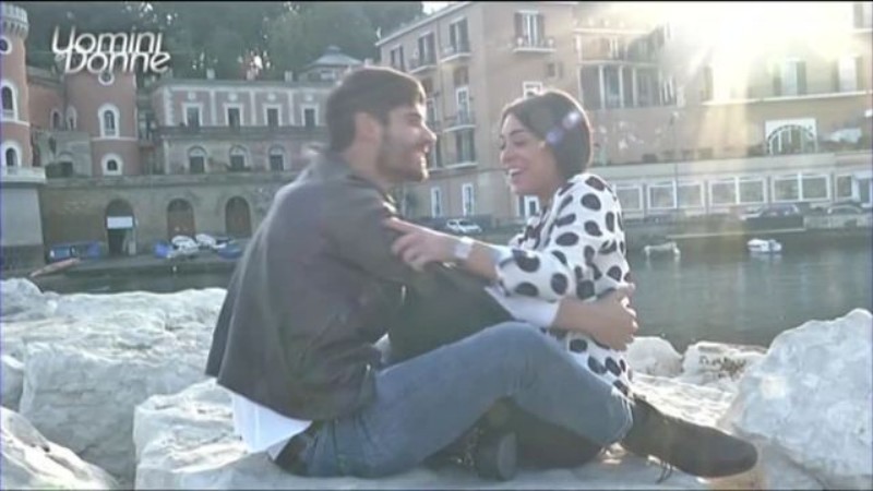 Uomini e Donne: sul trono arrivano Rossella e Ludovica