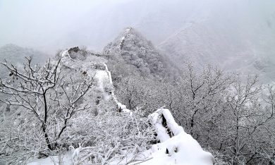 Cina, la Grande muraglia imbiancata dalla neve