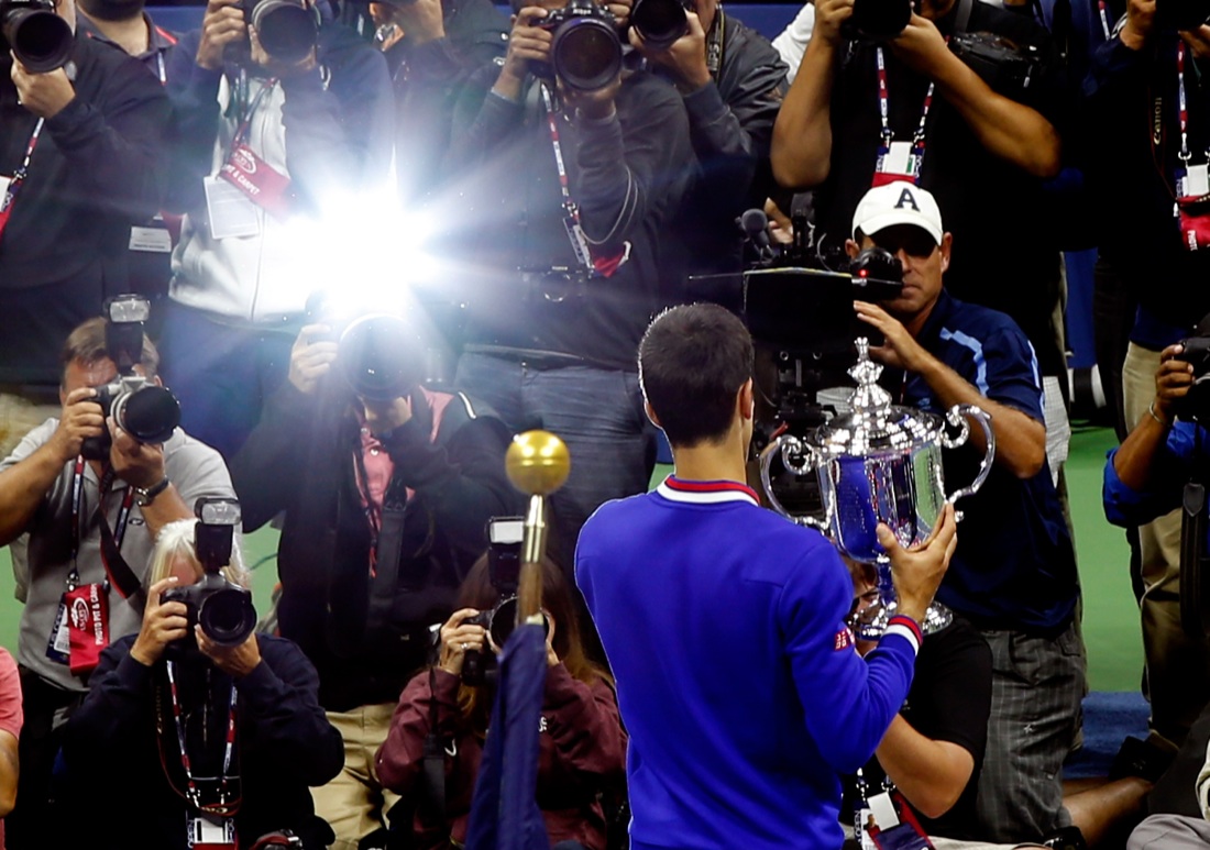 Tennis Masters: Djokovic trionfa su Federer e alza l’11° trofeo del 2015 Tennis Masters: Djokovic trionfa su Federer e alza l’11° trofeo del 2015