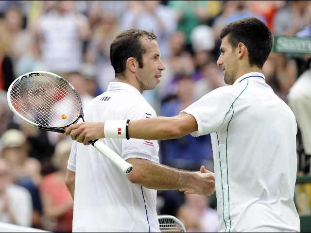 Tennis Masters: Djokovic trionfa su Federer e alza l’11° trofeo del 2015 Tennis Masters: Djokovic trionfa su Federer e alza l’11° trofeo del 2015