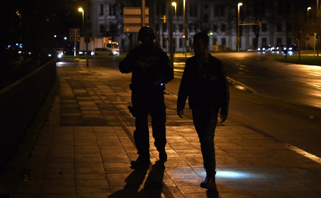 Negli stadi d’Europa il calcio riparte tra eccezionali misure di sicurezza Negli stadi d’Europa il calcio riparte tra eccezionali misure di sicurezza