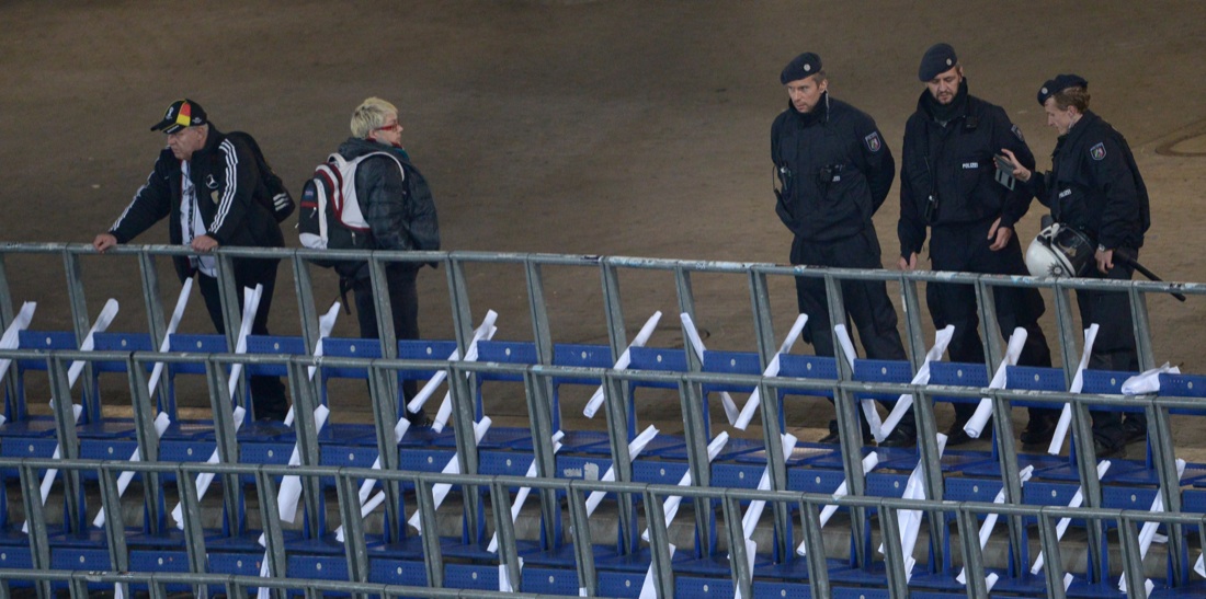 Negli stadi d’Europa il calcio riparte tra eccezionali misure di sicurezza Negli stadi d’Europa il calcio riparte tra eccezionali misure di sicurezza