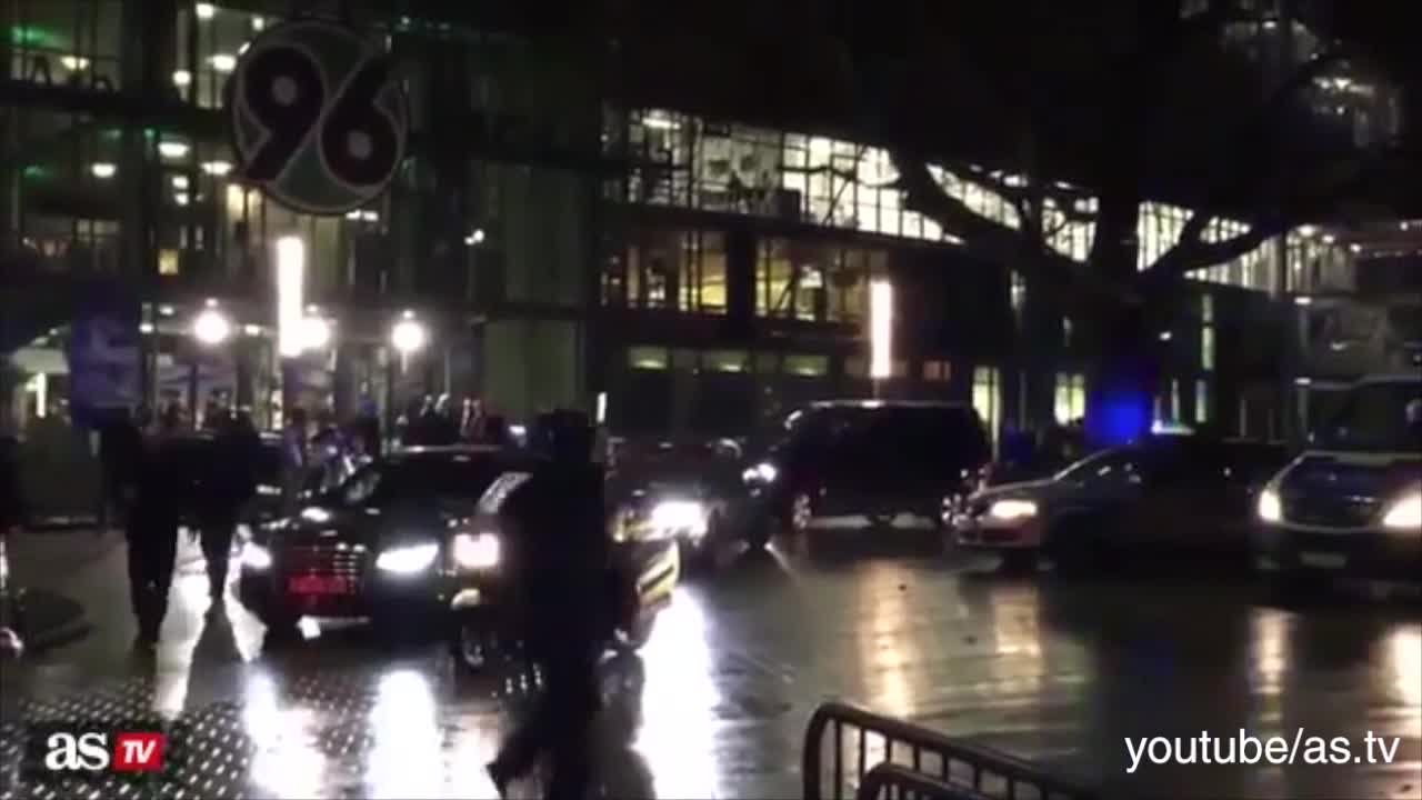 Negli stadi d’Europa il calcio riparte tra eccezionali misure di sicurezza Negli stadi d’Europa il calcio riparte tra eccezionali misure di sicurezza