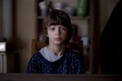 In fondo al bosco c’è un bambino “alieno”