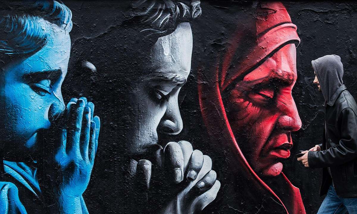 Praga, un murale in memoria delle vittime di Parigi – Foto Praga, un murale in memoria delle vittime di Parigi – Foto