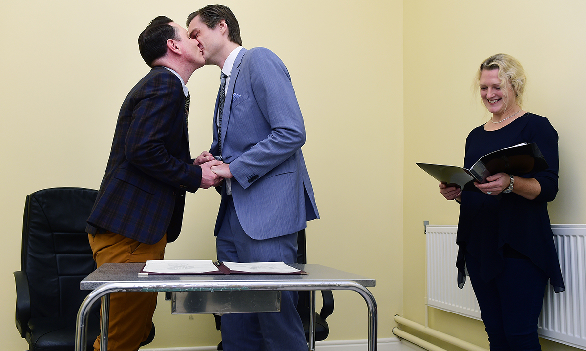 Irlanda, celebrato il primo matrimonio gay – Foto Irlanda, celebrato il primo matrimonio gay – Foto