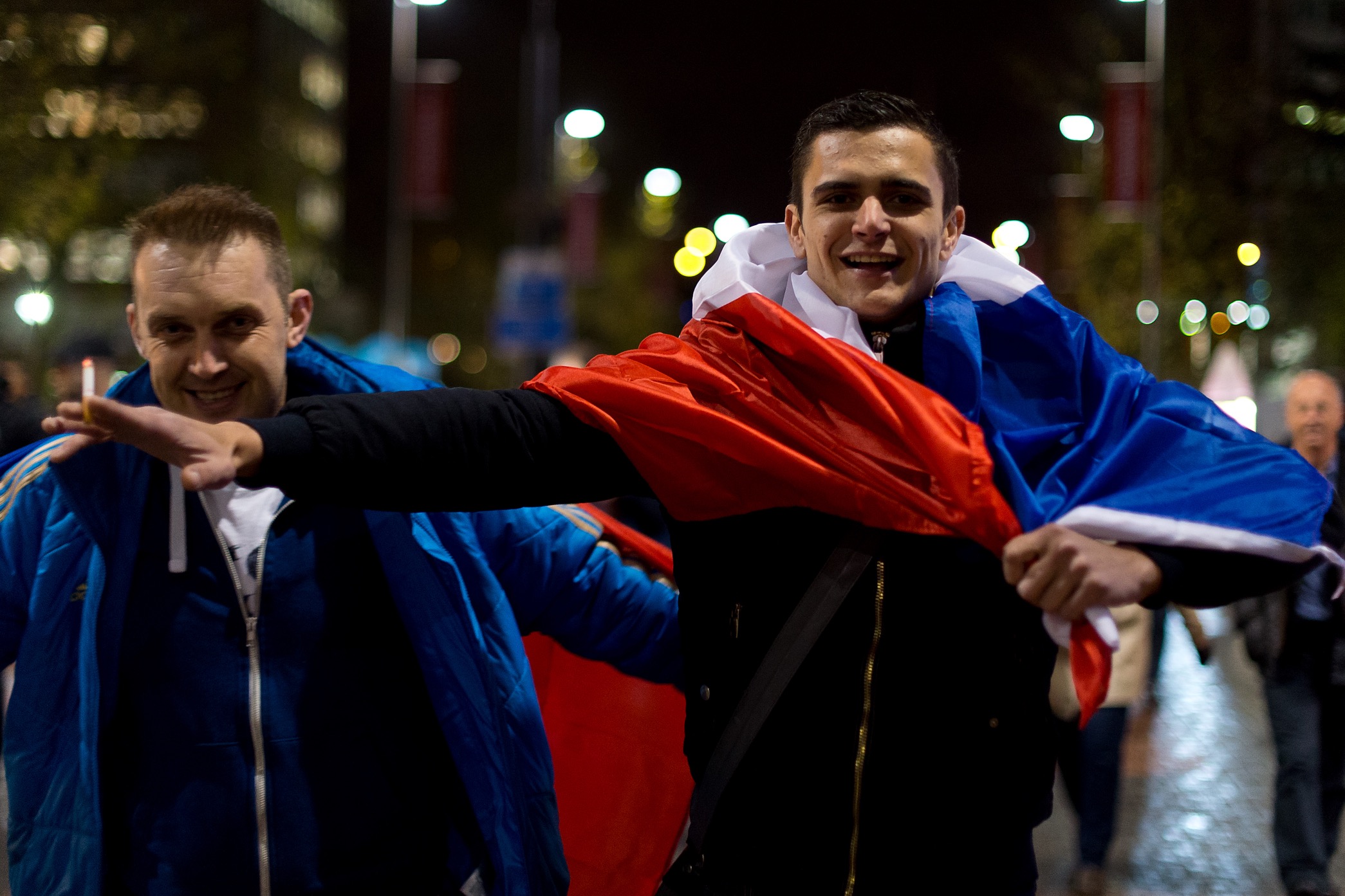 Inghilterra – Francia, i tifosi uniti contro il terrorismo – Fotogallery Inghilterra – Francia, i tifosi uniti contro il terrorismo – Fotogallery
