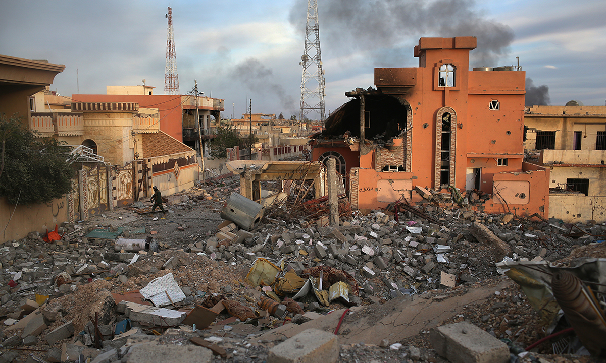 Iraq, foto dalla Sinjar liberata: distruzione e fosse comuni