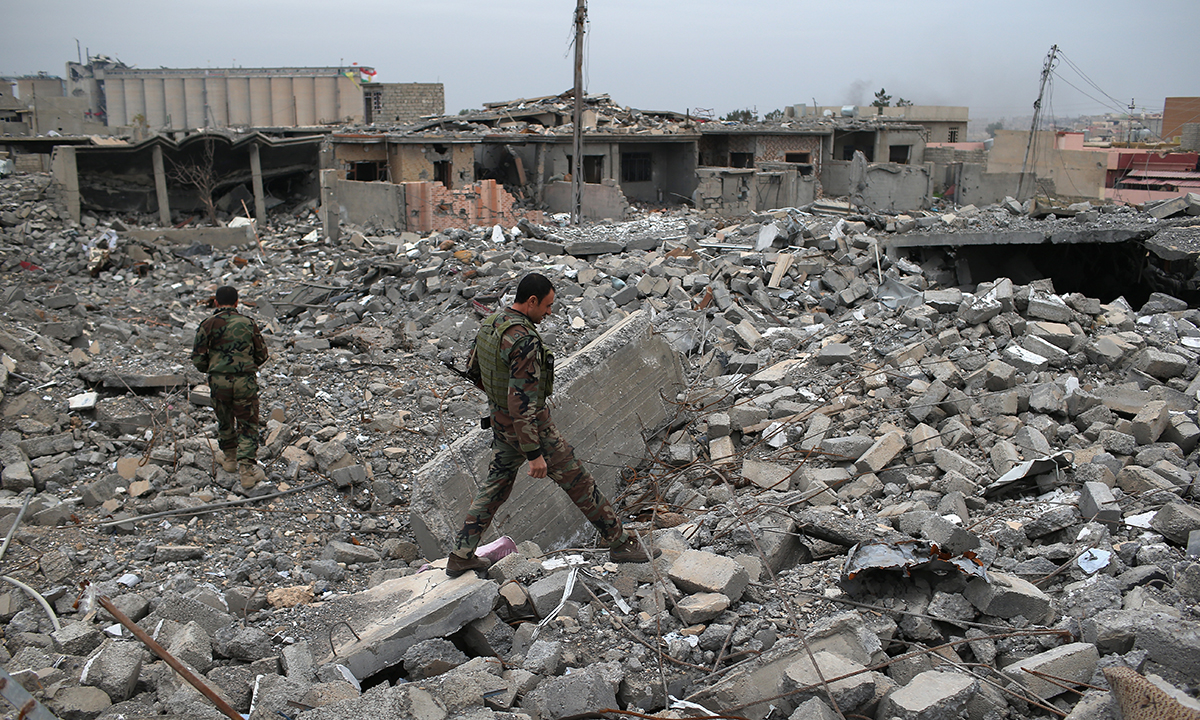Iraq, foto dalla Sinjar liberata: distruzione e fosse comuni