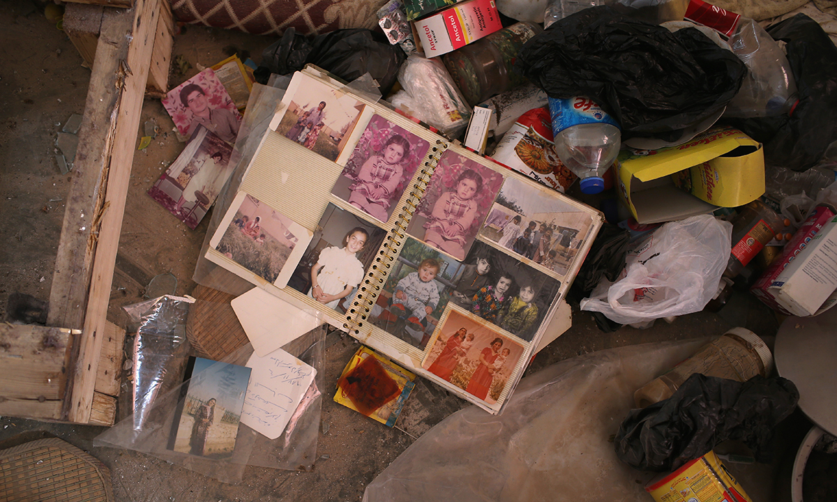 Iraq, foto dalla Sinjar liberata: distruzione e fosse comuni