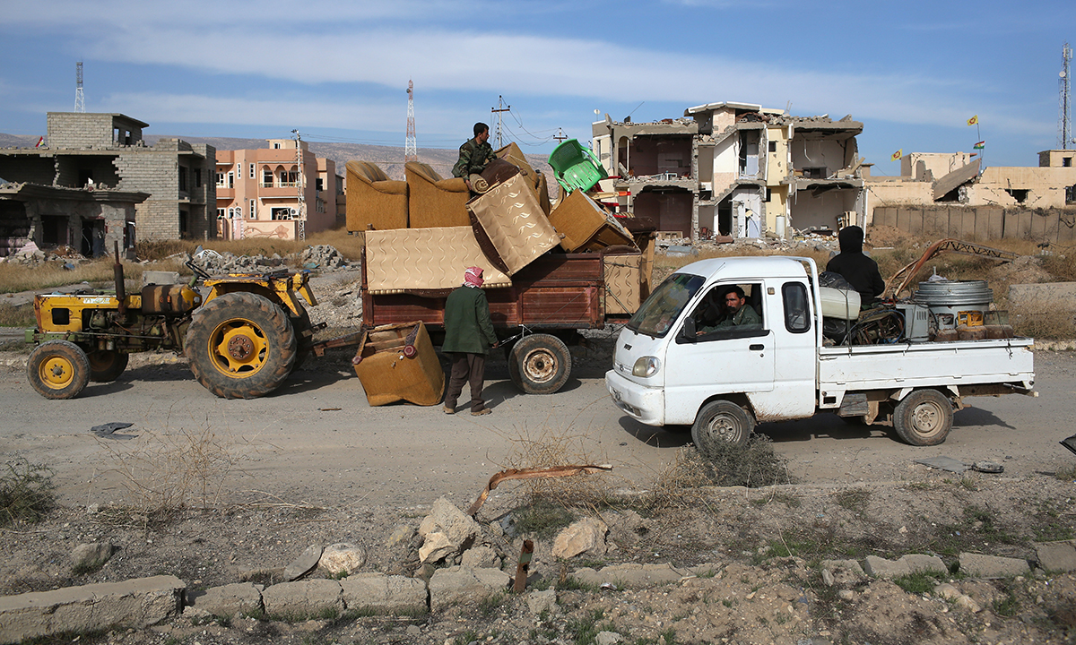 Iraq, foto dalla Sinjar liberata: distruzione e fosse comuni