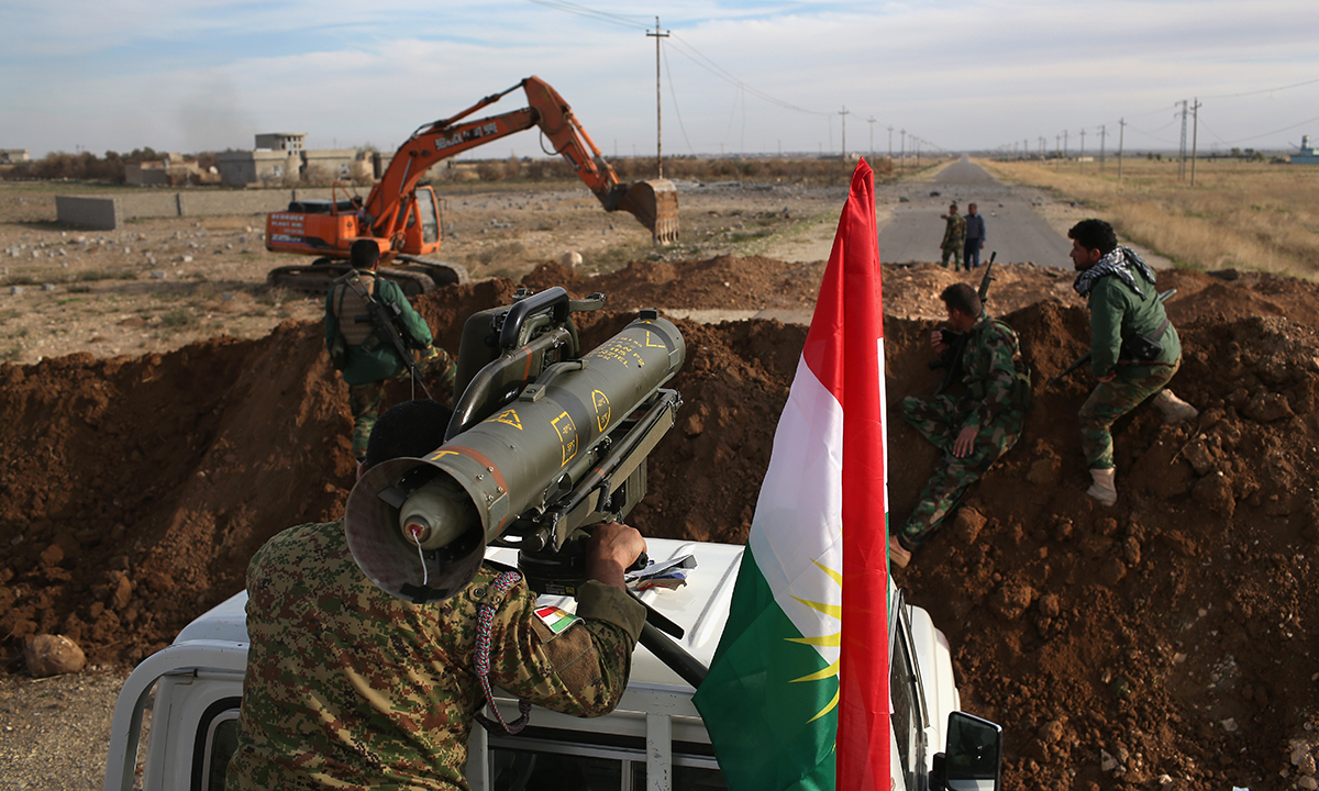 Iraq, foto dalla Sinjar liberata: distruzione e fosse comuni