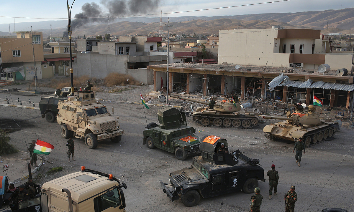 Iraq, foto dalla Sinjar liberata: distruzione e fosse comuni