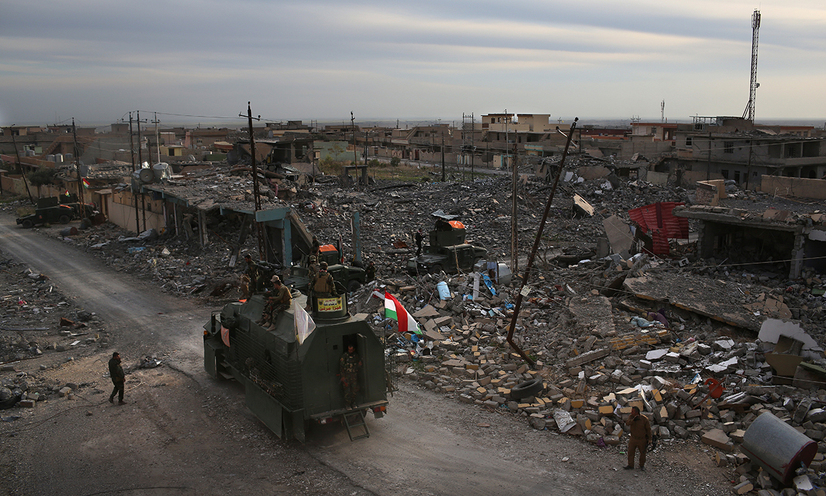 Iraq, foto dalla Sinjar liberata: distruzione e fosse comuni