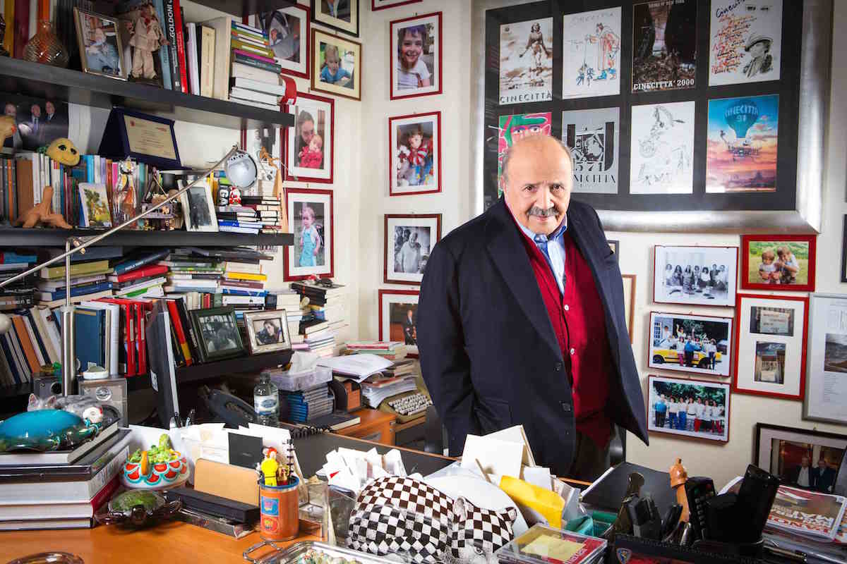 Maurizio Costanzo Show: la prima puntata con Francesco Totti e Luxuria Maurizio Costanzo Show: la prima puntata con Francesco Totti e Luxuria