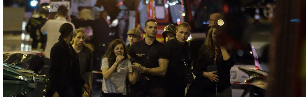 Parigi, l’assalto condotto da tre gruppi di terroristi coordinati