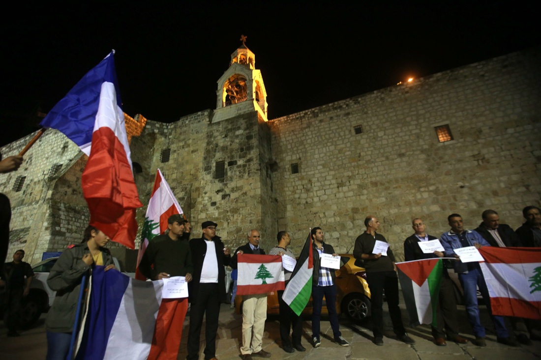 #PrayForParis e #JeSuisParis, la solidarietà di tutto il mondo