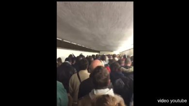 Parigi: tifosi cantano la Marsigliese dopo gli attentati