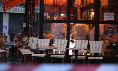 Attentati a Parigi: da Charlize Theron a Ron Howard la solidarietà delle star