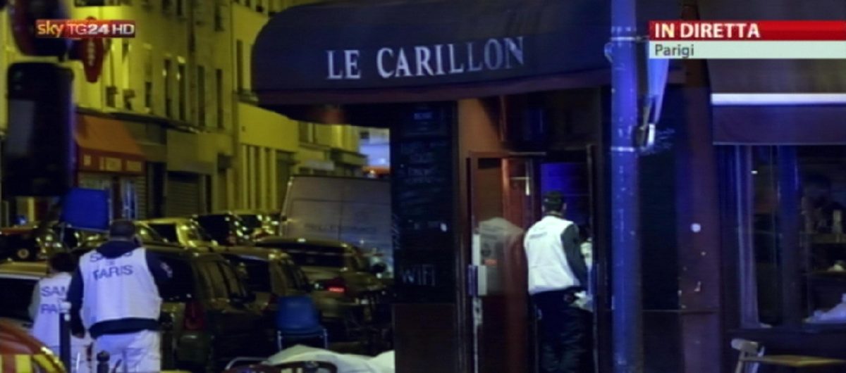 Galleria foto 'Attentati a Parigi: i francesi su Twitter lanciano #porteouverte' - foto 26