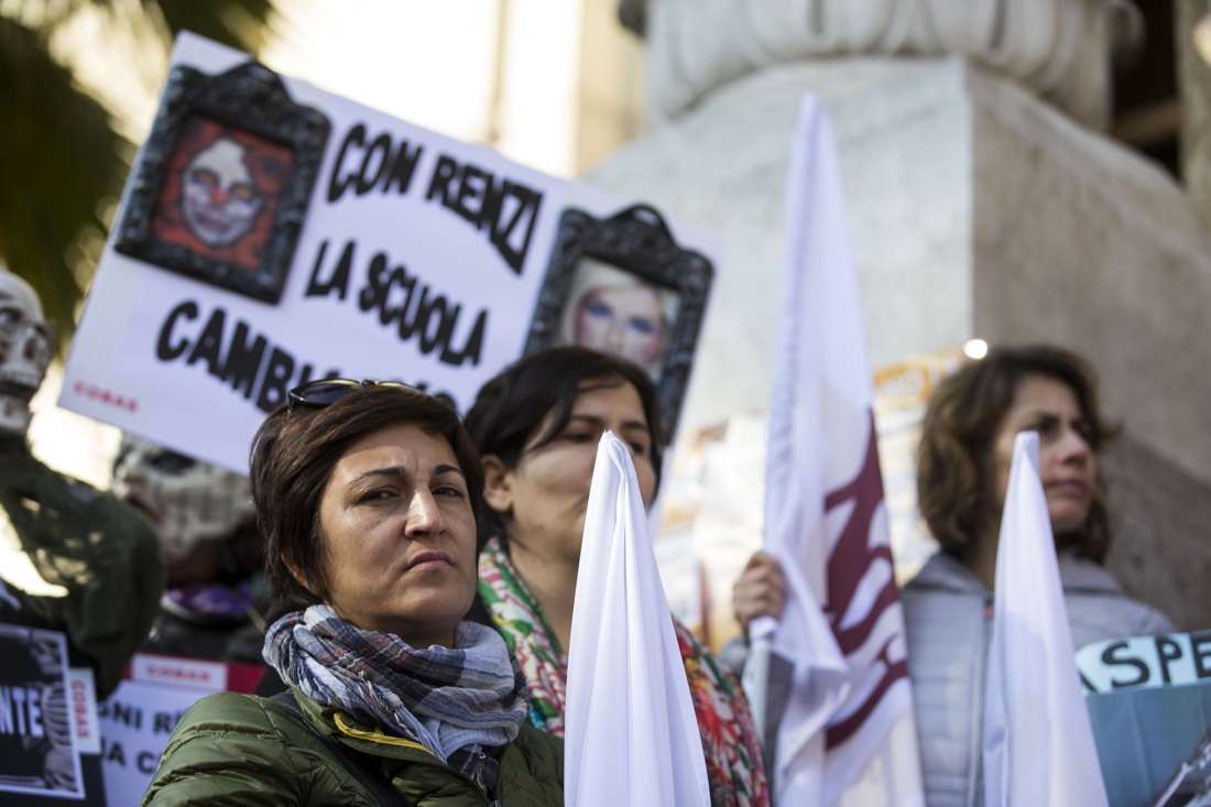 Scuola in piazza contro la riforma, tensioni e proteste – Foto