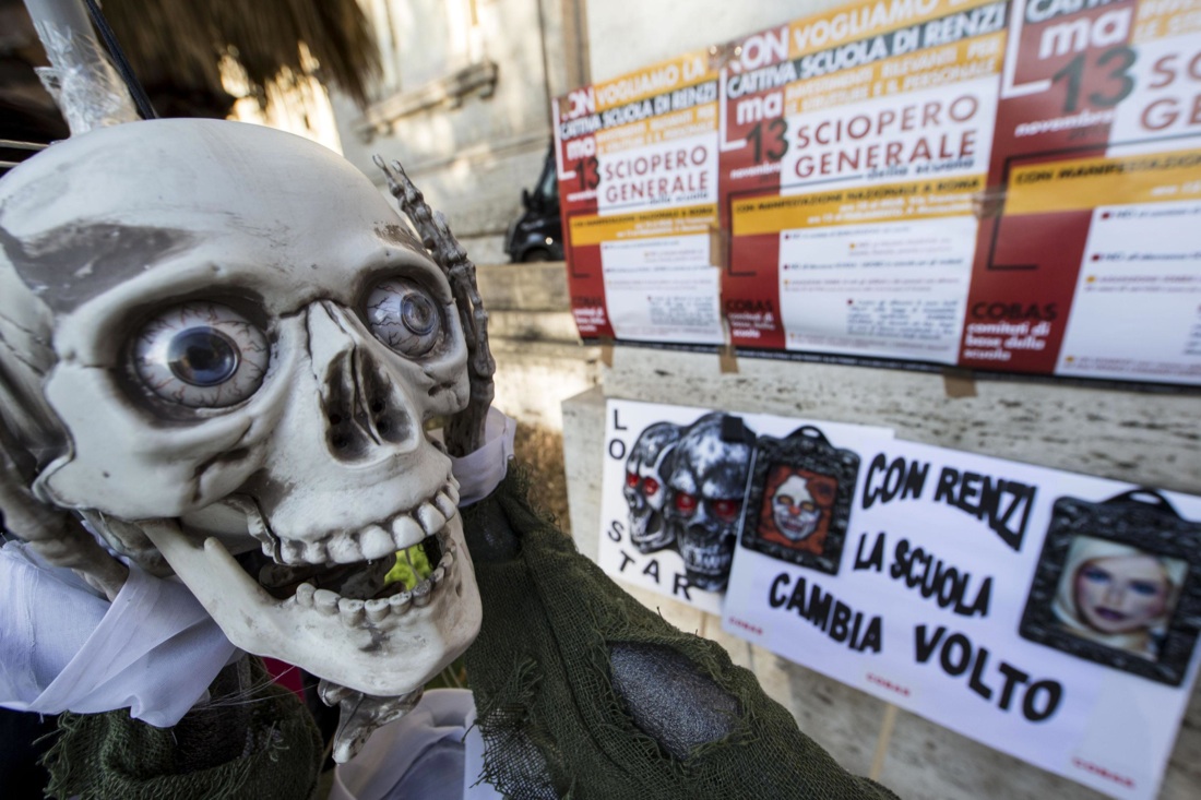 Scuola in piazza contro la riforma, tensioni e proteste – Foto