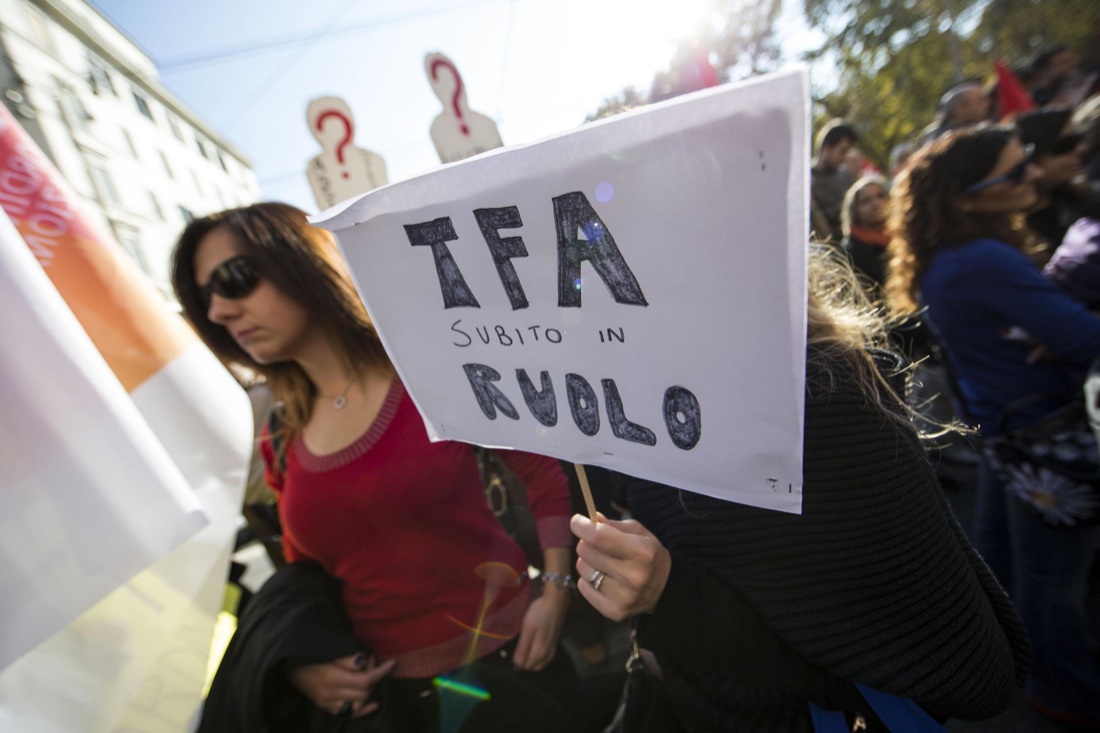 Scuola in piazza contro la riforma, tensioni e proteste – Foto