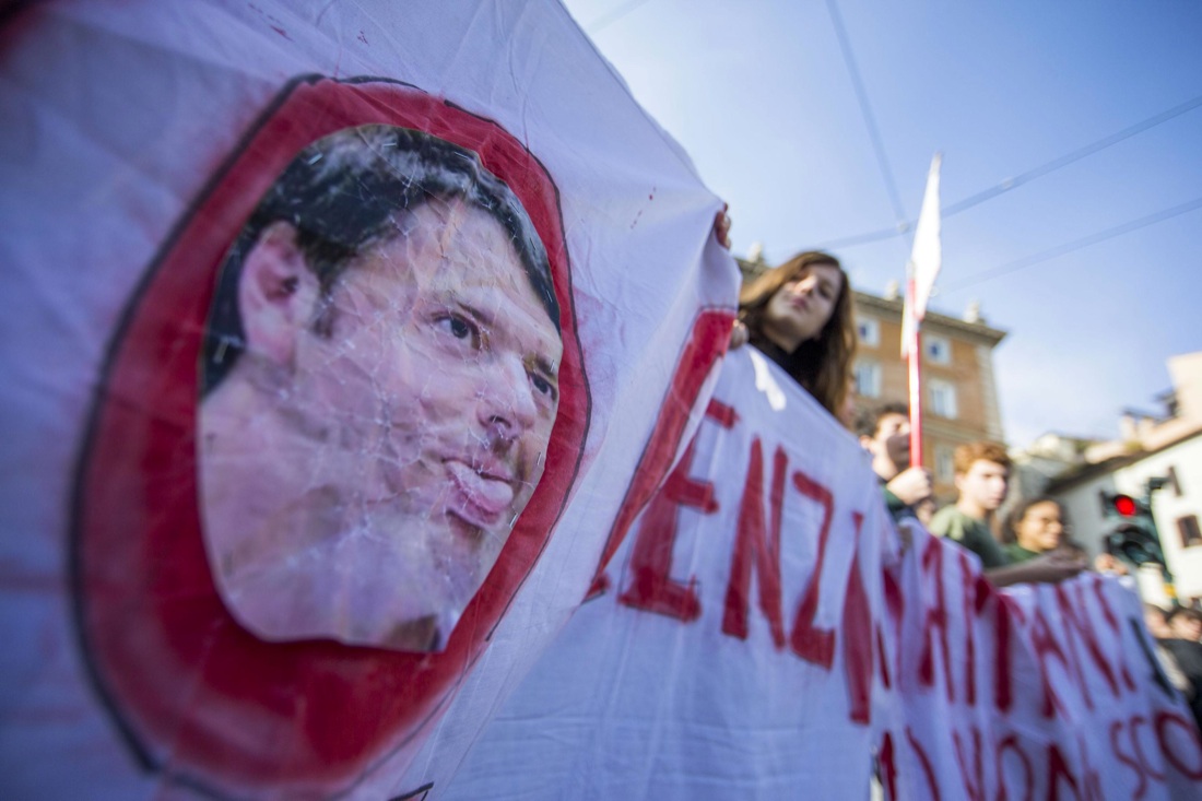 Scuola in piazza contro la riforma, tensioni e proteste – Foto