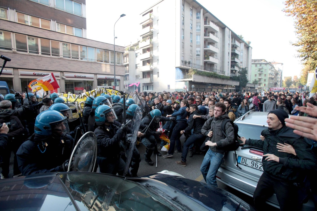 Scuola in piazza contro la riforma, tensioni e proteste – Foto