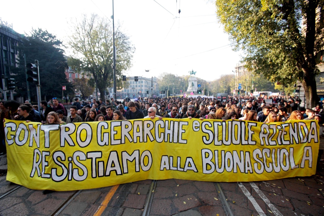Scuola in piazza contro la riforma, tensioni e proteste – Foto