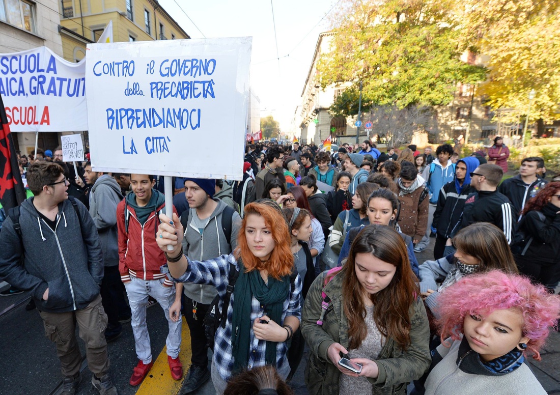 Scuola in piazza contro la riforma, tensioni e proteste – Foto