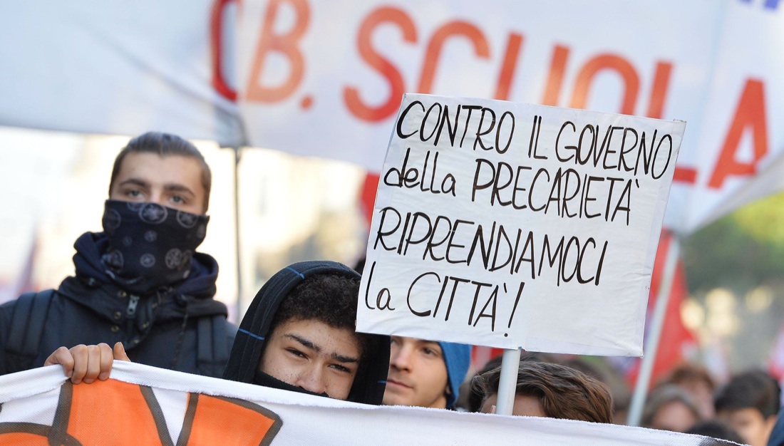 Scuola in piazza contro la riforma, tensioni e proteste – Foto