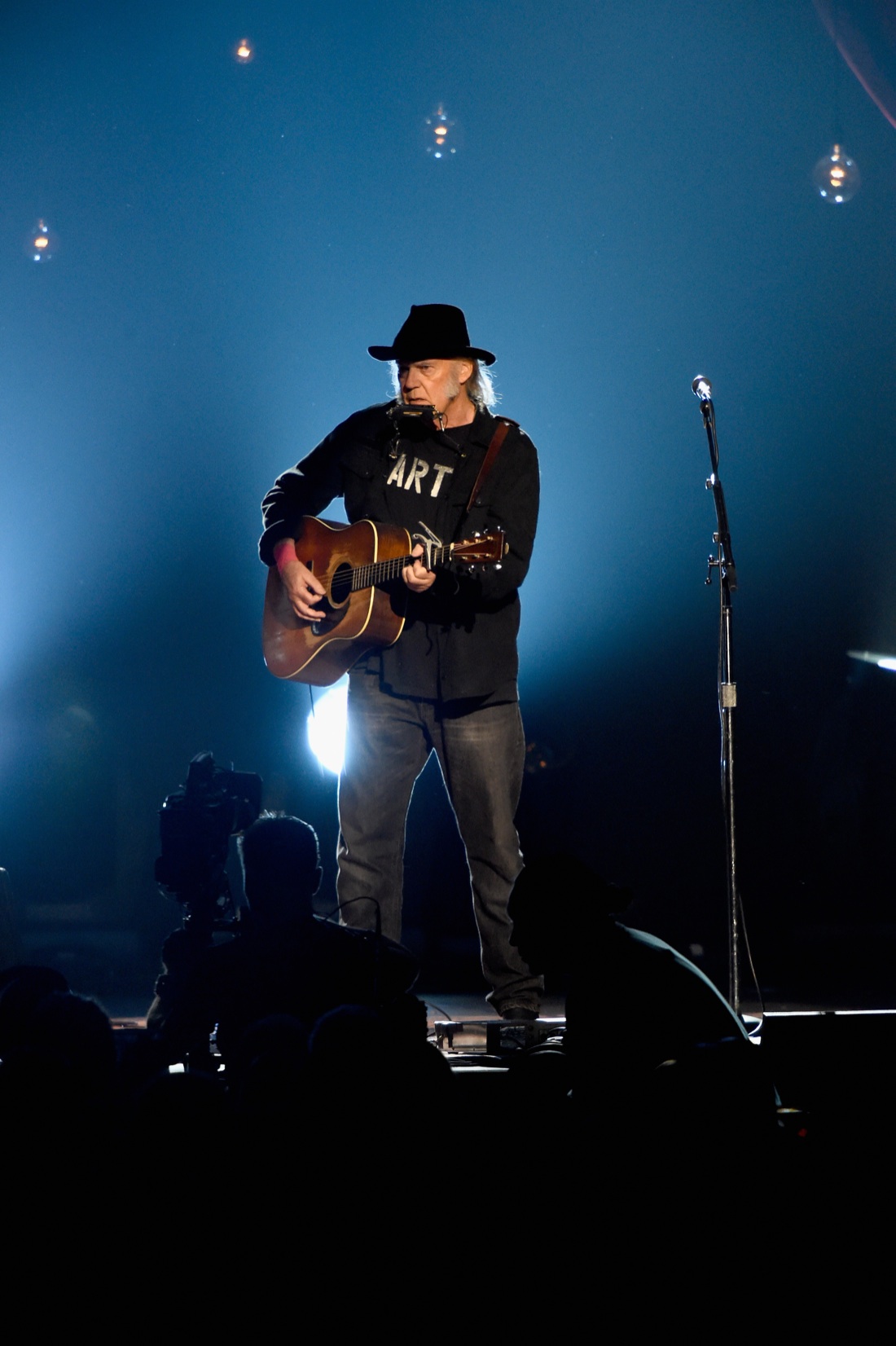 “Forever” Neil Young. I 70 anni del rocker canadese – foto “Forever” Neil Young. I 70 anni del rocker canadese – foto