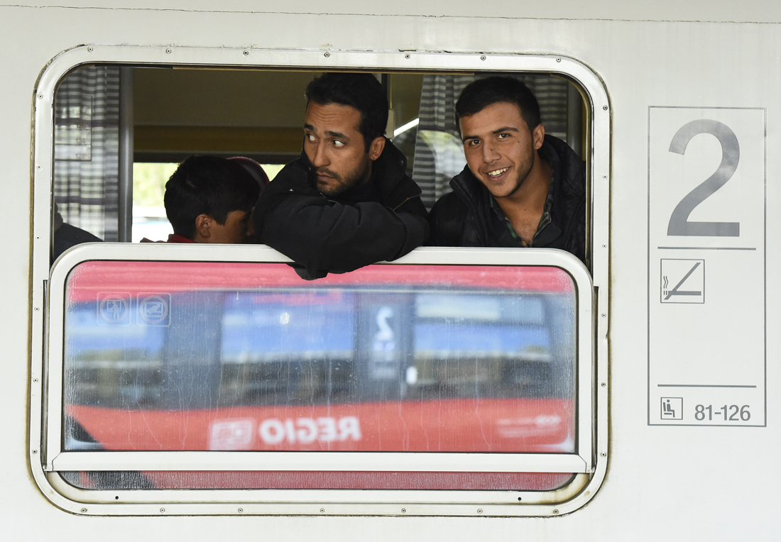 Juncker sui migranti: “Di questo passo li ricollocheremo nel 2101” Juncker sui migranti: “Di questo passo li ricollocheremo nel 2101”