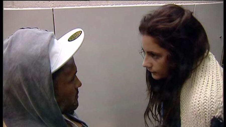 Grande Fratello 14: Federica e Livio si baciano, scatta il tutti contro tutti Grande Fratello 14: Federica e Livio si baciano, scatta il tutti contro tutti