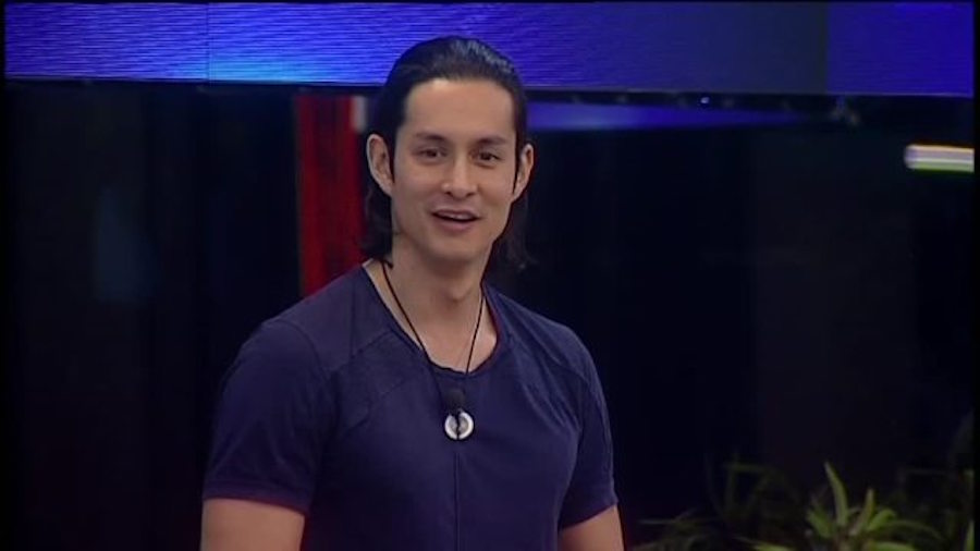 Grande Fratello 14: Federica e Livio si baciano, scatta il tutti contro tutti Grande Fratello 14: Federica e Livio si baciano, scatta il tutti contro tutti