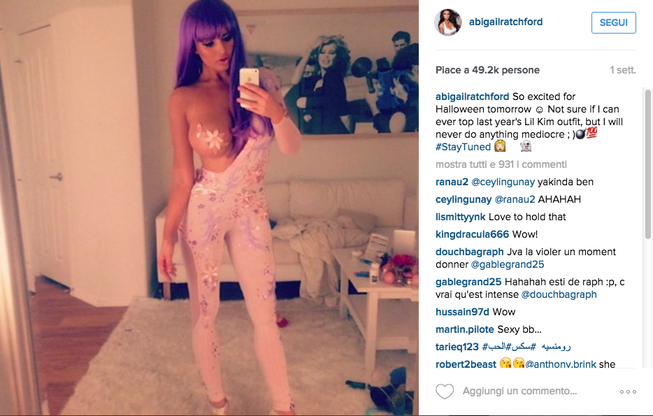 Abigail Ratchford s’ispira a Kim Kardashian Abigail Ratchford s’ispira a Kim Kardashian