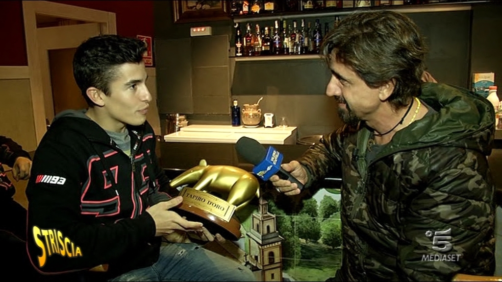 Striscia la Notizia: questa sera la consegna del Tapiro d’oro a Márquez Striscia la Notizia: questa sera la consegna del Tapiro d’oro a Márquez