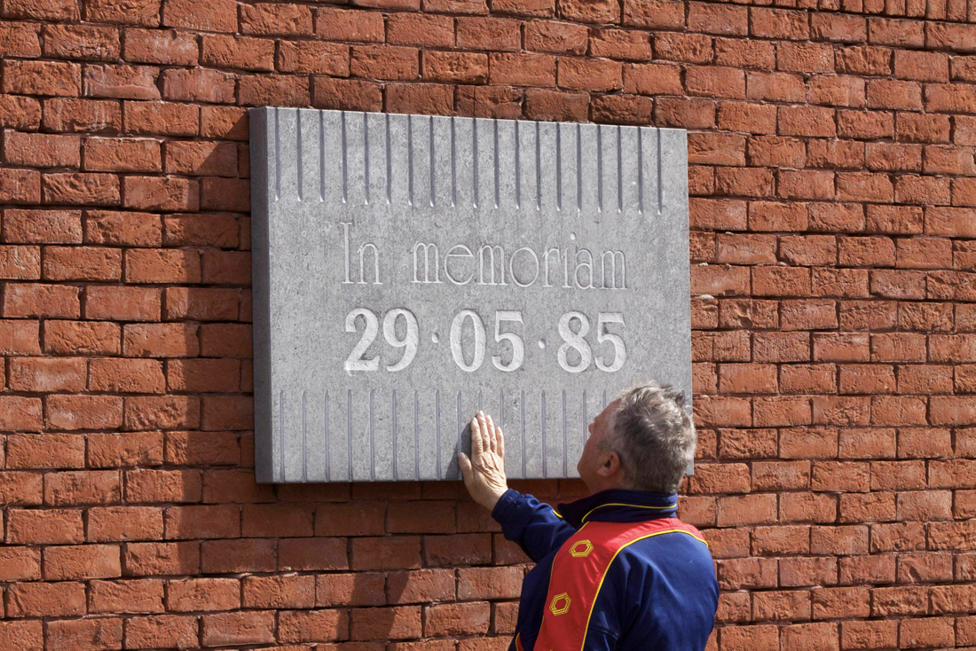 Tavecchio e la promessa mantenuta: ritirata la 39 in onore delle vittime dell’Heysel Tavecchio e la promessa mantenuta: ritirata la 39 in onore delle vittime dell’Heysel